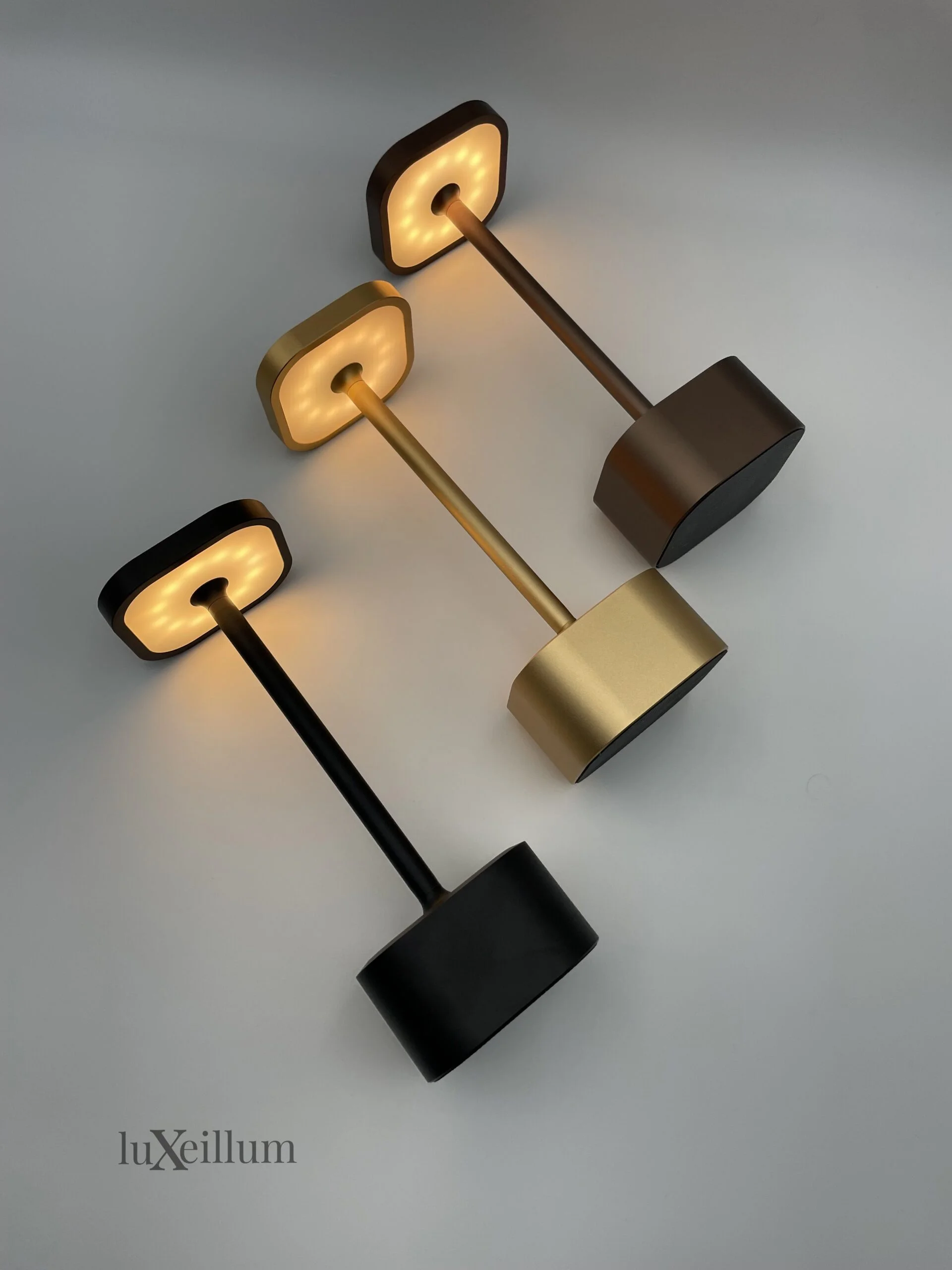 Soft ambient lighting for restaurant with cordless Luxeillum lamps