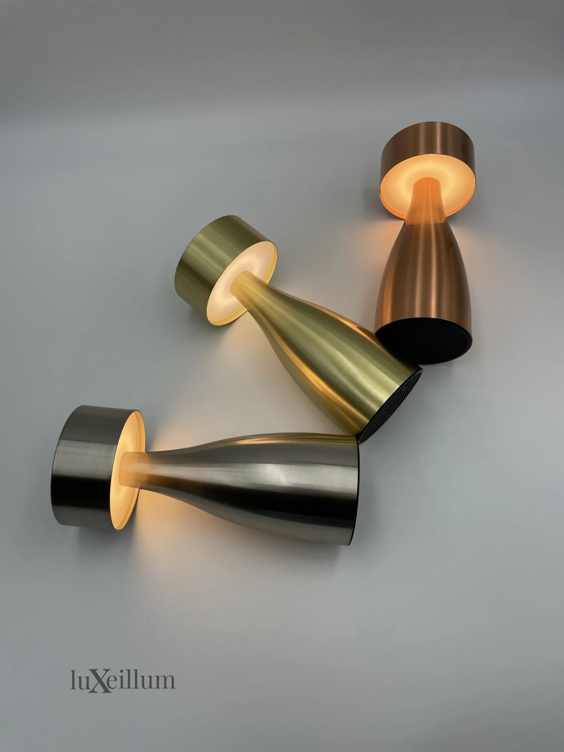 Cordless restaurant lighting setup creating cozy dining ambiance