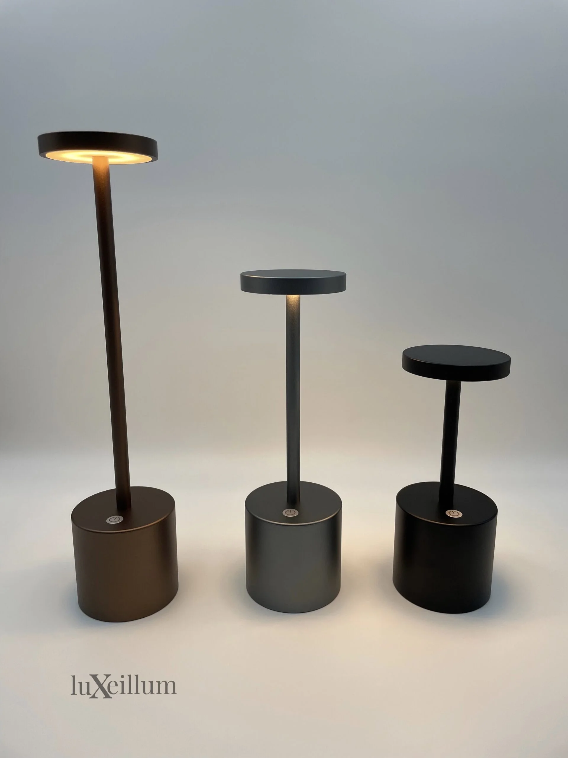 Warm restaurant ambiance created by cordless table lighting