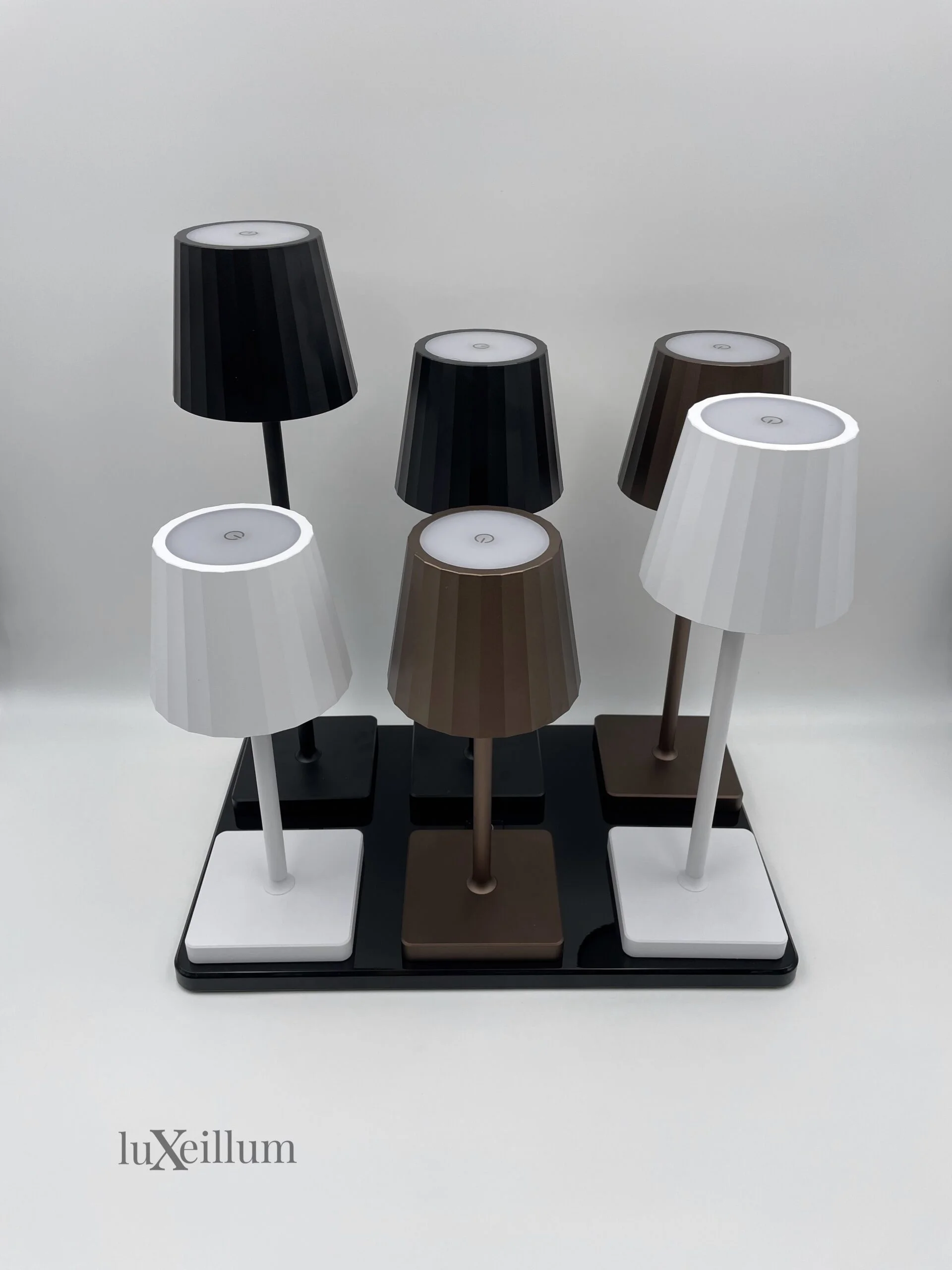 Restaurant table with minimalist cordless lamp and wireless charger