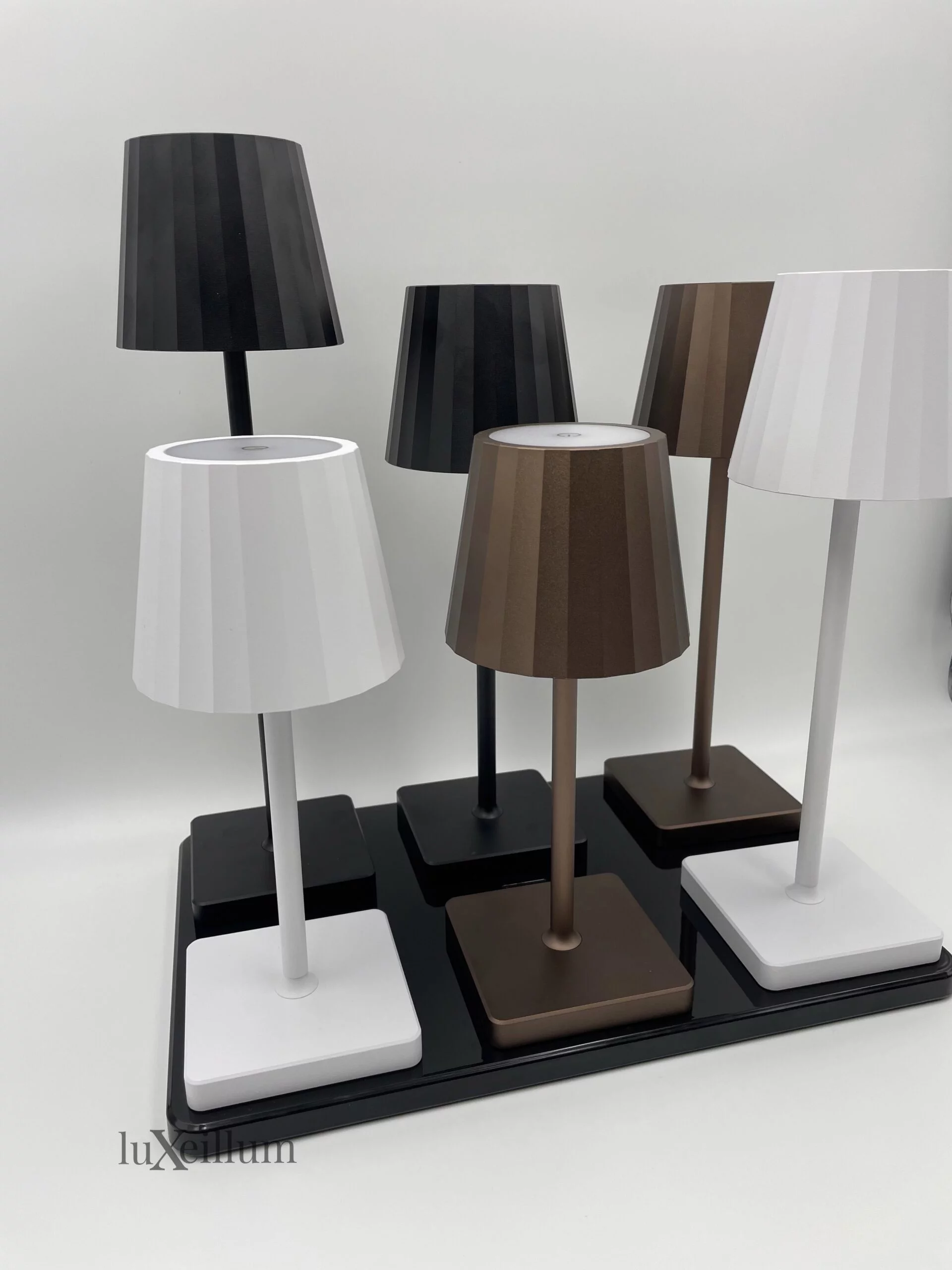 Fine dining restaurant featuring Luxeillum adjustable table lamps